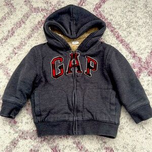 🧥✨ boys GAP Quilted Hoodie – Grey, Size 18-24 months – Excellent Condition! ✨🧥